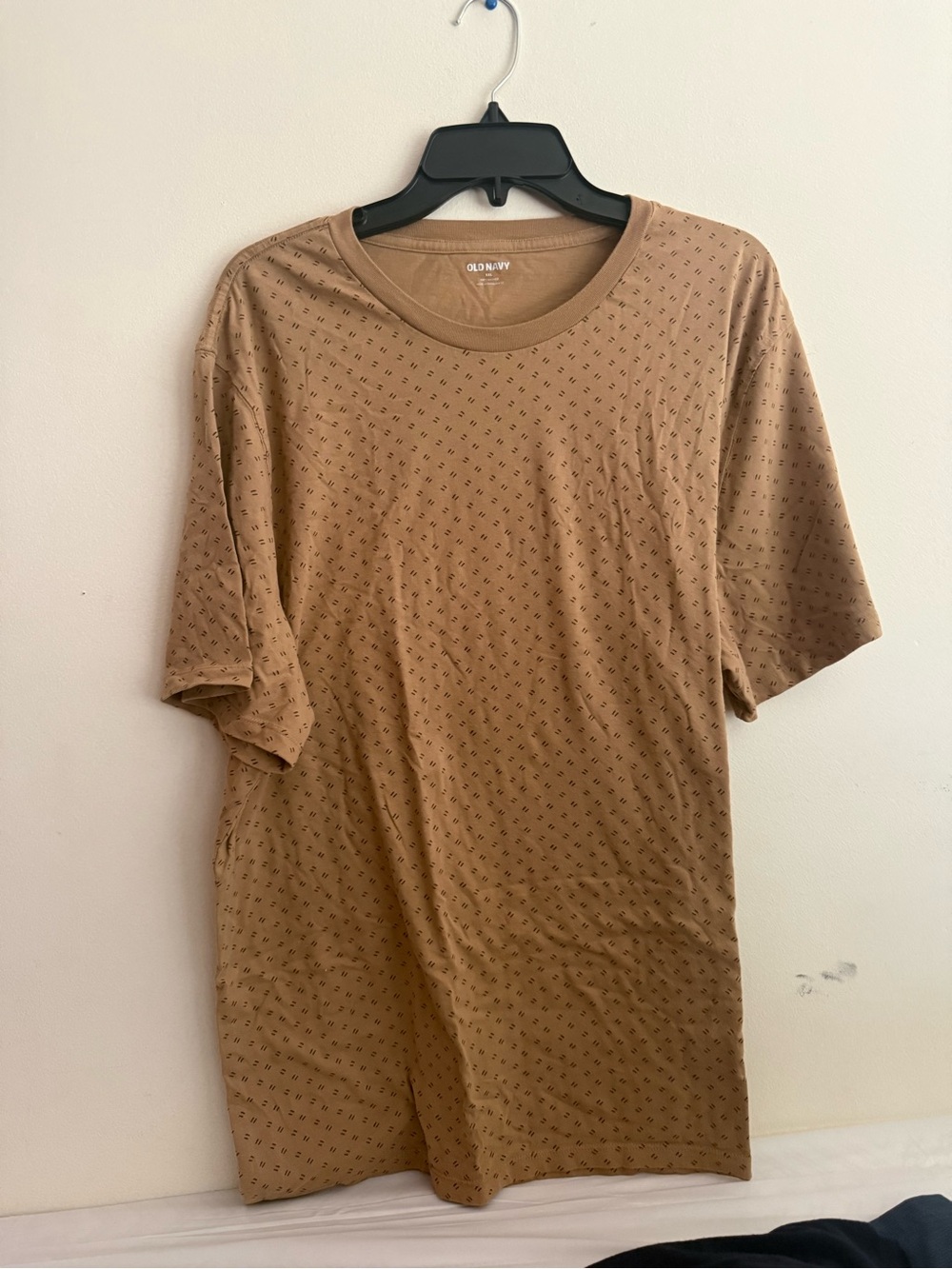 Old Navy Men's Tan Micro-Pattern Short Sleeve Crew Tee